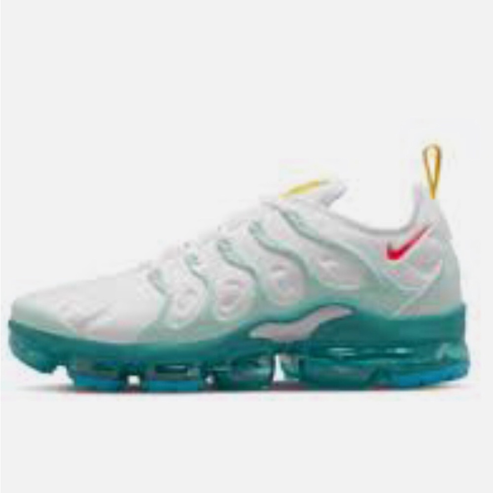 New Nike Men’s Air Vapormax Plus Sneaker Siren Red- Mint Foam White Size 8